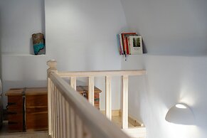 Santorita Suites