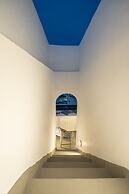 Santorita Suites