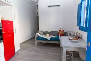 Santorita Suites