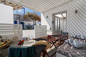 Santorita Suites