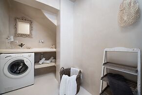 Santorita Suites