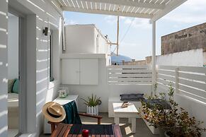 Santorita Suites