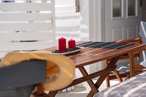 Santorita Suites