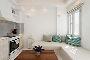 Santorita Suites