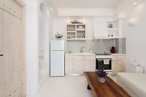 Santorita Suites