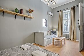Venus Apartments  - Akacfa street II