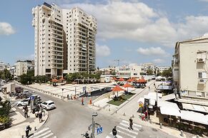 AirTLV-Bazel Apartment With Balcony