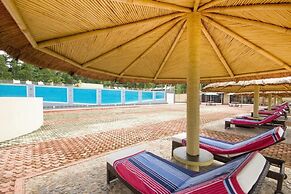 Foxy's Beach Resort