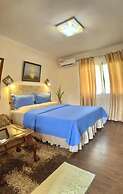 Foxy's Beach Resort