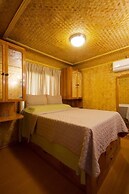 Foxy's Beach Resort