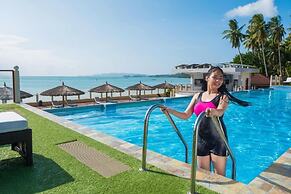 Foxy's Beach Resort