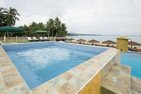 Foxy's Beach Resort