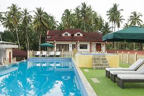 Foxy's Beach Resort