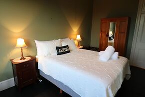 The Exchange Beaconsfield - Offering Heritage Accommodation