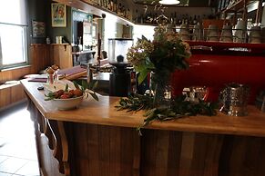 The Exchange Beaconsfield - Offering Heritage Accommodation