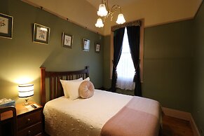 The Exchange Beaconsfield - Offering Heritage Accommodation
