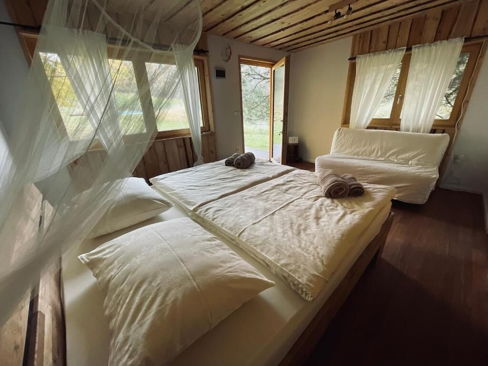 Boutique Glamping Divja DiVine