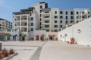 La Mer La Cote Bldg 2bdrms and Pool