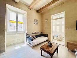 Bright Loft in Center • Near Grand Master Palace