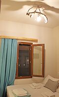 Arodamos Apartments & Studios