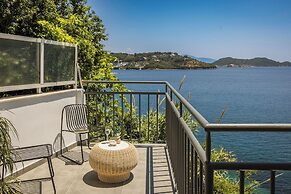 The Rock Suites