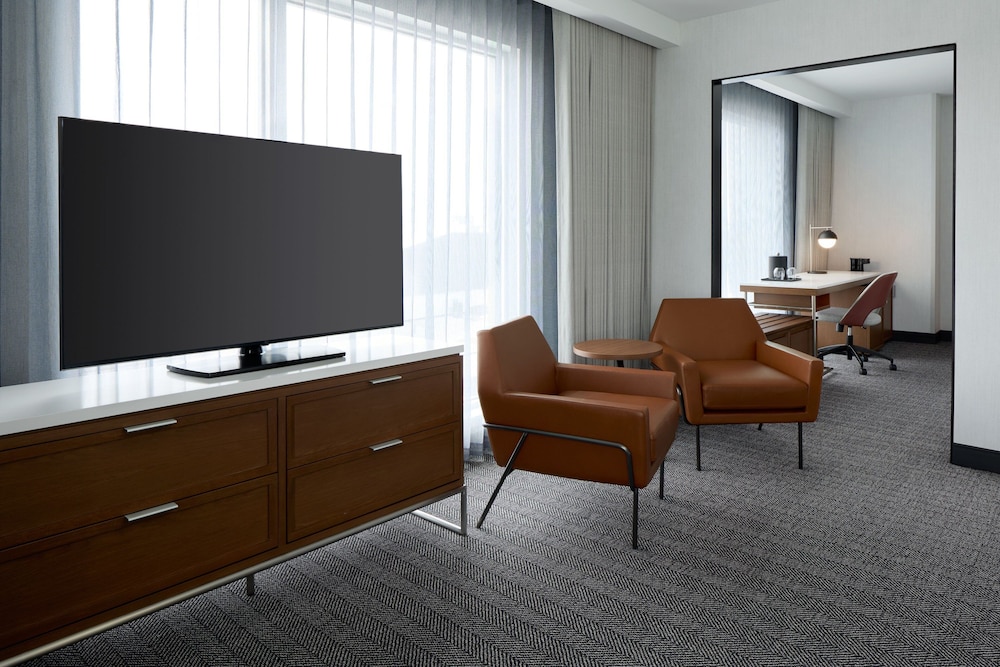 Courtyard By Marriott Montreal Laval