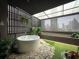 G Boutique Silom Hotel