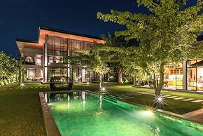 Sea View Pool House