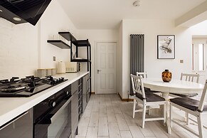 2 Bed Garden Flat in Balham