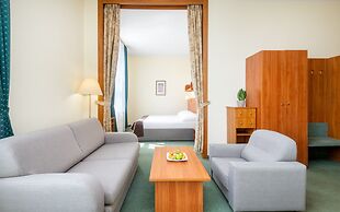 Hotel Millennium