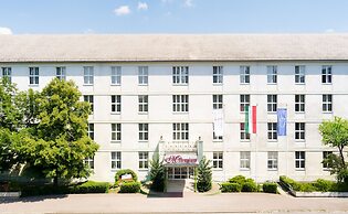 Hotel Millennium