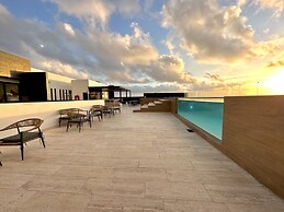 Comfortable Condo Amazing Rooftop