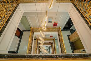 Luxury Hotel