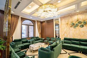 Luxury Hotel