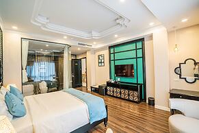 Luxury Hotel