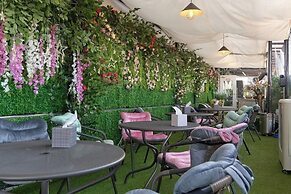 Snowflower Guesthouse