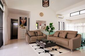 Pool villa at Kamala Regent by Lofty