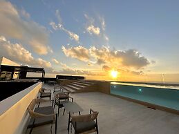 Modern Pool View New Condo Gym Jacuzzi