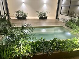 Modern Pool View New Condo Gym Jacuzzi