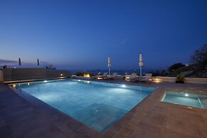 Mayu Suites