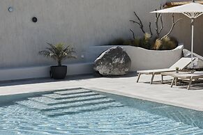Mayu Suites