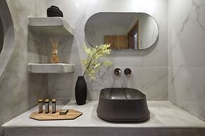 Mayu Suites