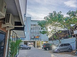 Collection O 91414 Hotel Marina Beach