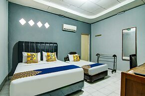 OYO 2690 Hotel Tampan