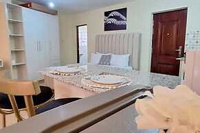 1 Bed Flat - Sleeps 2 - Parking - Wifi
