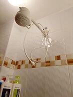 1 Bed Flat - Sleeps 2 - Parking - Wifi