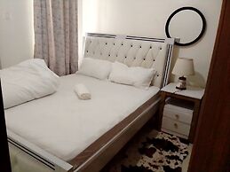 1 Bed Flat - Sleeps 2 - Parking - Wifi