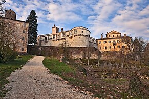 Villa Simac With Pool and Whirlpool