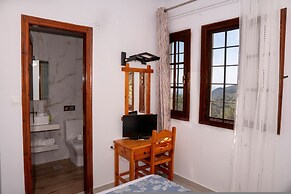Paradeisos Double Room With Sea View 4