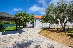 Aethra House in Agria Volou